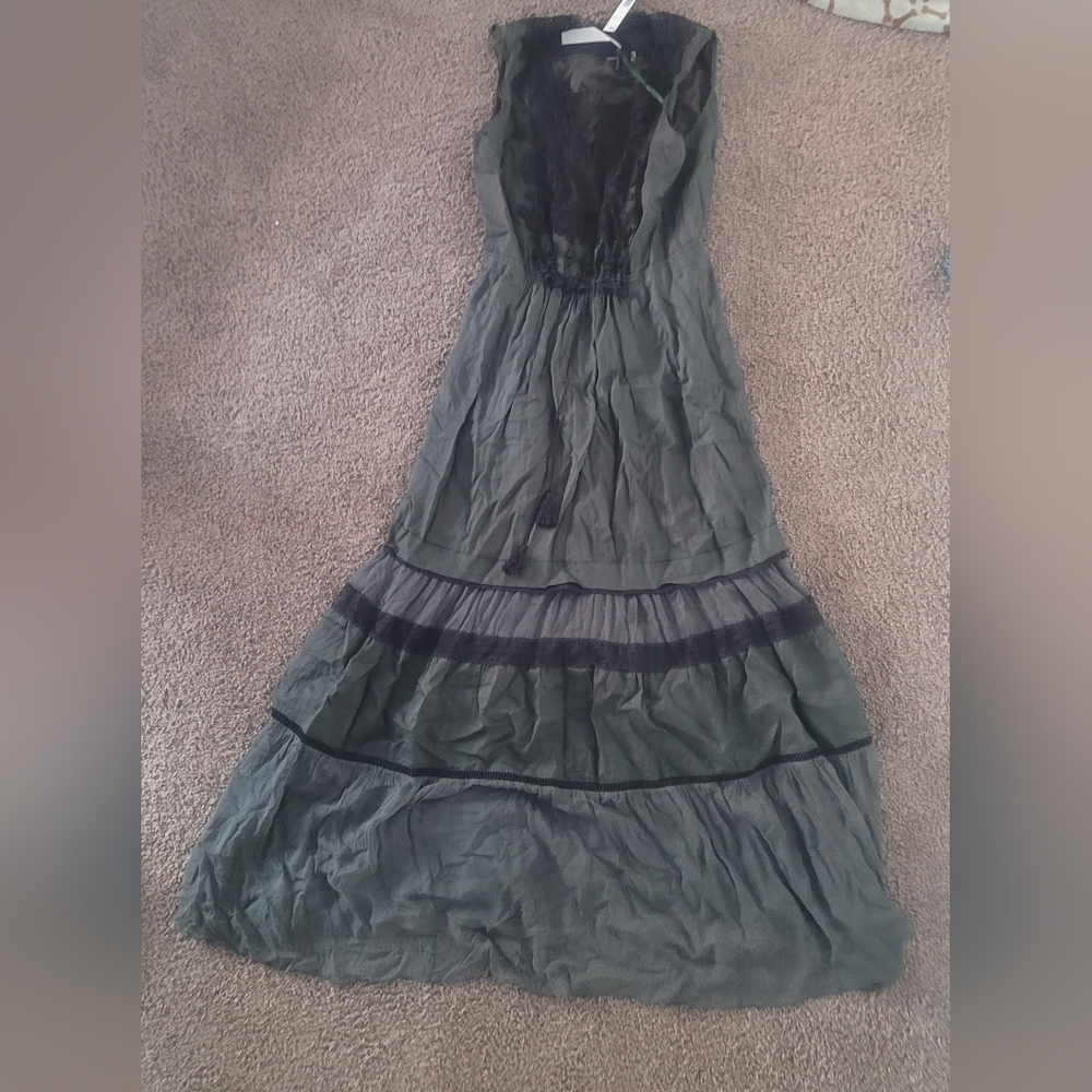 Gorgeous Elie Tahari maxi dress